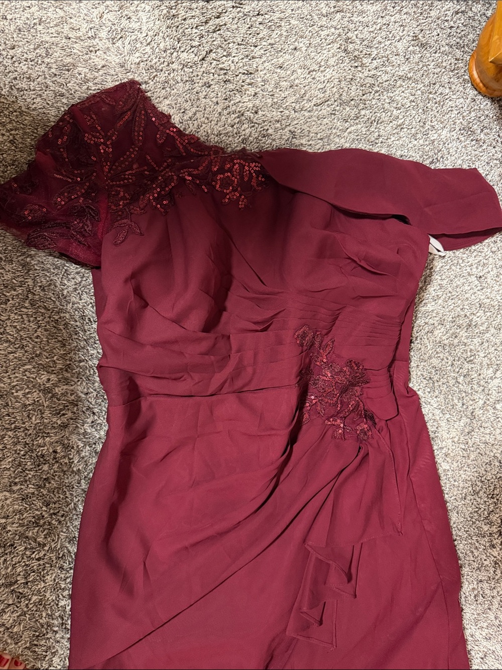 Elegant One-Shoulder Burgundy Evening Dress